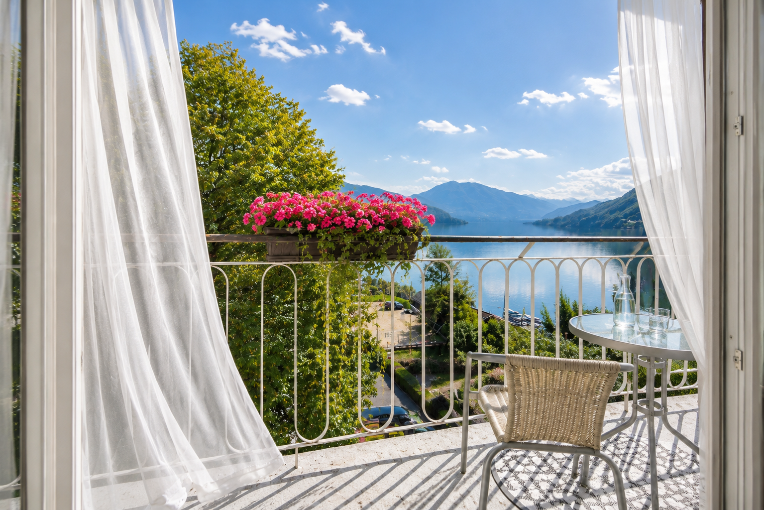 Balkon mit Seeblick auf den Millstätter See